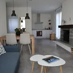 Ca Meriggio Bright Within Walking Distance Of The River Apartament