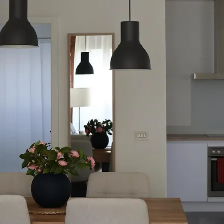 Ca Meriggio Bright Within Walking Distance Of The River