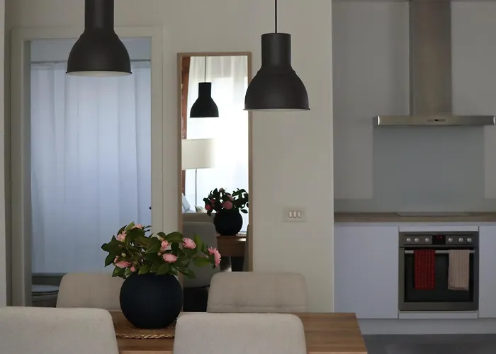 Ca Meriggio Bright Within Walking Distance Of The River