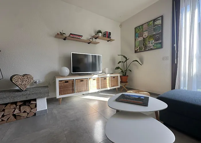 Ca Meriggio Bright Within Walking Distance Of The River Losone